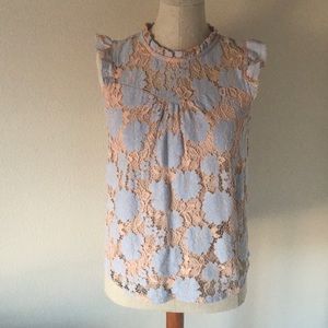 Gorgeous lace top with lining